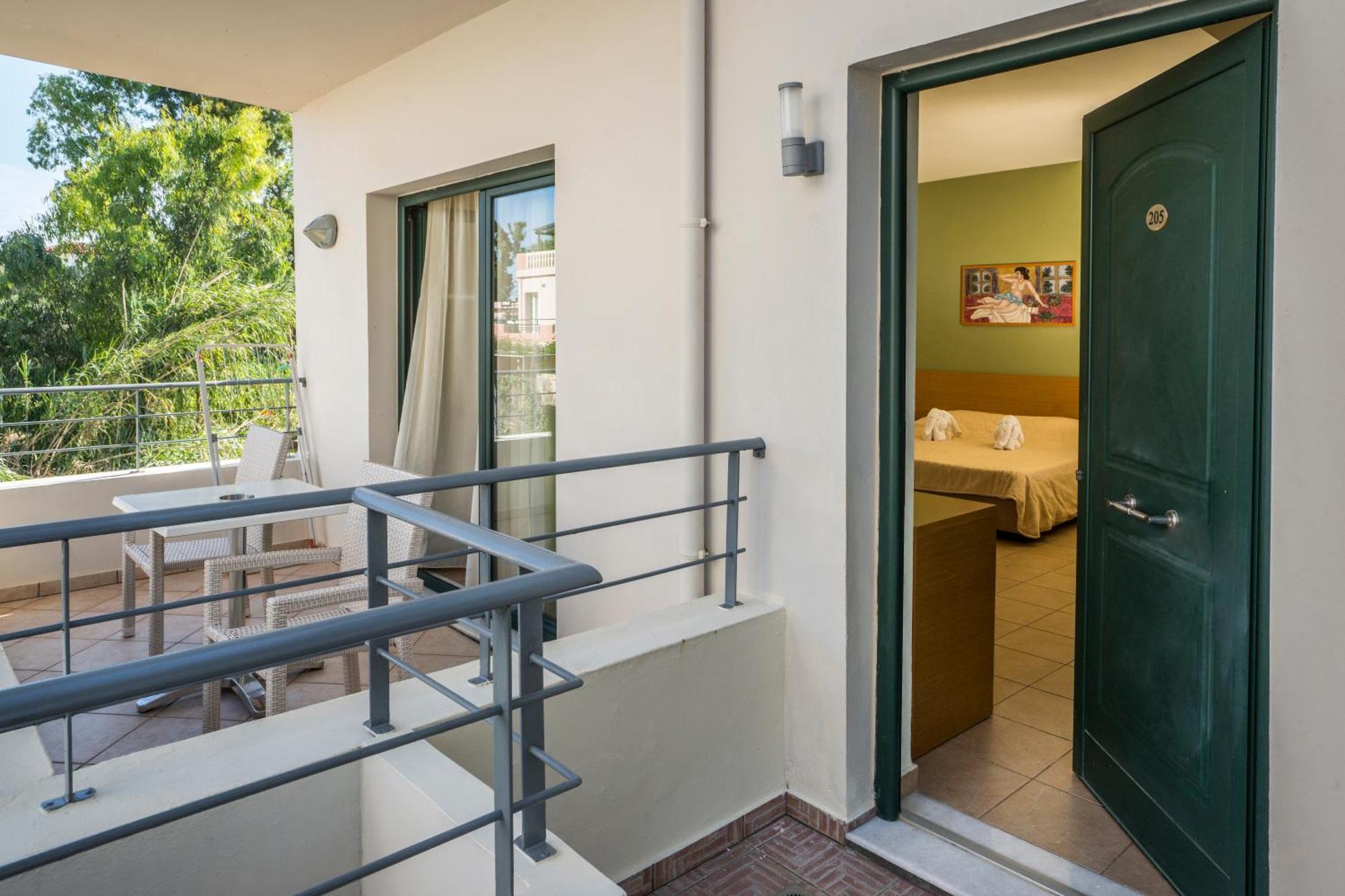 Athina Beach Hotel Kato Daratso Quarto foto